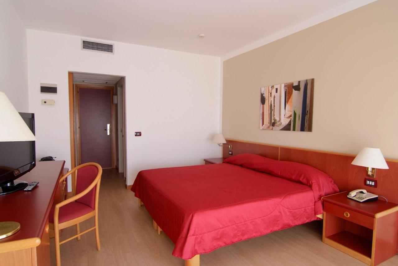 Hotel Torre Normanna Altavilla Milicia Exterior photo